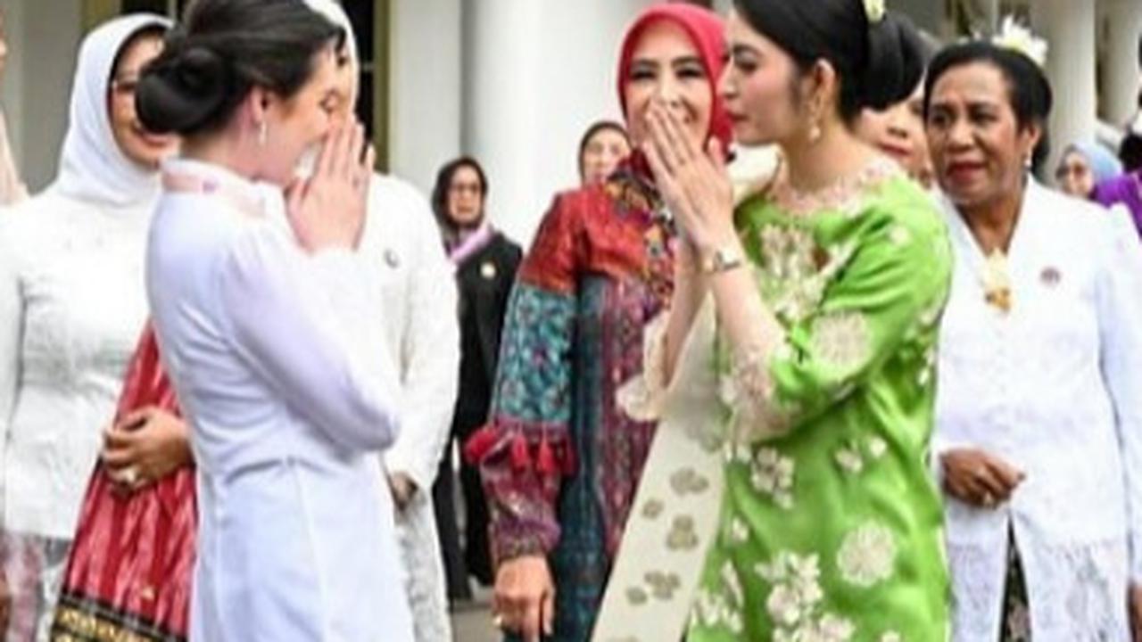 Duo Cantik Menawan, Potret Arumi Bachsin Bareng Selvi Ananda saat Dilantik Jadi Ketua Dekranasda Jatim Curi Perhatian
