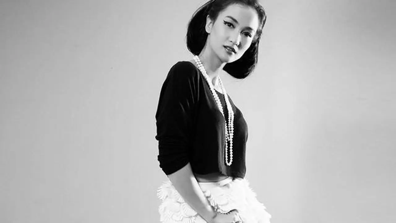 Rahasia cantik Atiqah Hasiholan