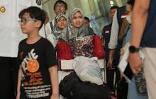 FOTO: 11 Warga Negara Indonesia Tiba di Jakarta Usai Dievakuasi Dari Iran