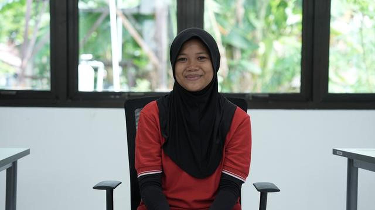 Di Tengah Perbedaan, Siswi Berhijab Temukan Tempat Baru yang Nyaman di Sekolah Rakyat Kupang