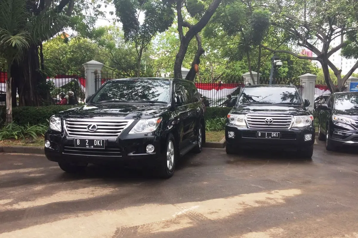 mobil dinas anies sandi