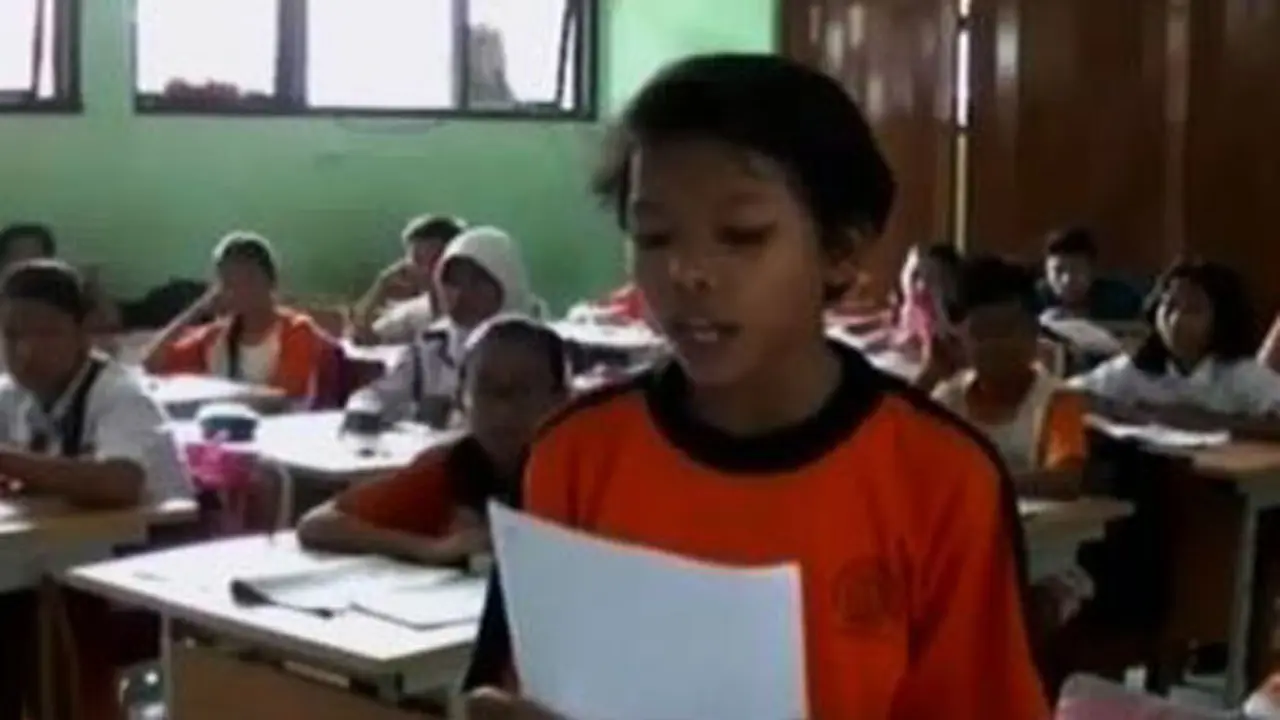 Puisi Siswa SD Ini Agar Guru Tak Lagi Demo