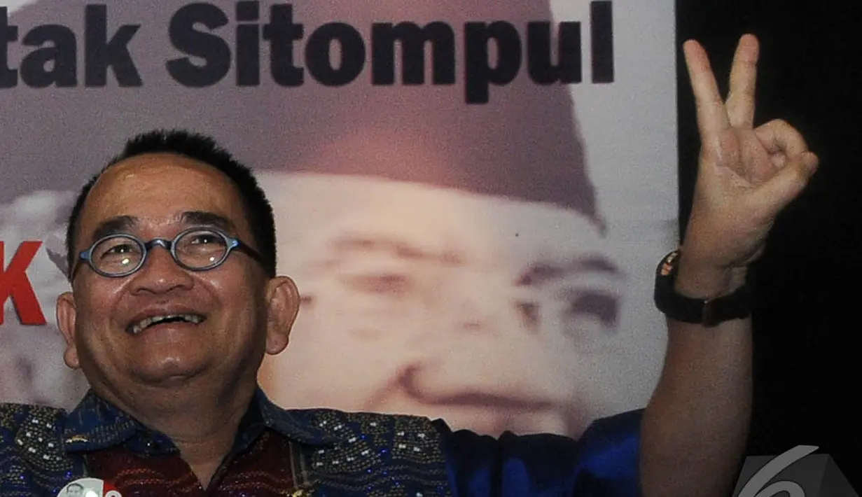 Jika dulu sering melontarkan kritik pedas terhadap Joko Widodo (Jokowi), kini Ruhut mengaku jatuh hati untuk mendukung pasangan Jokowi-Jusuf Kalla, Jakarta, Senin (23/6/2014) (Liputan6.com/Herman Zakharia)