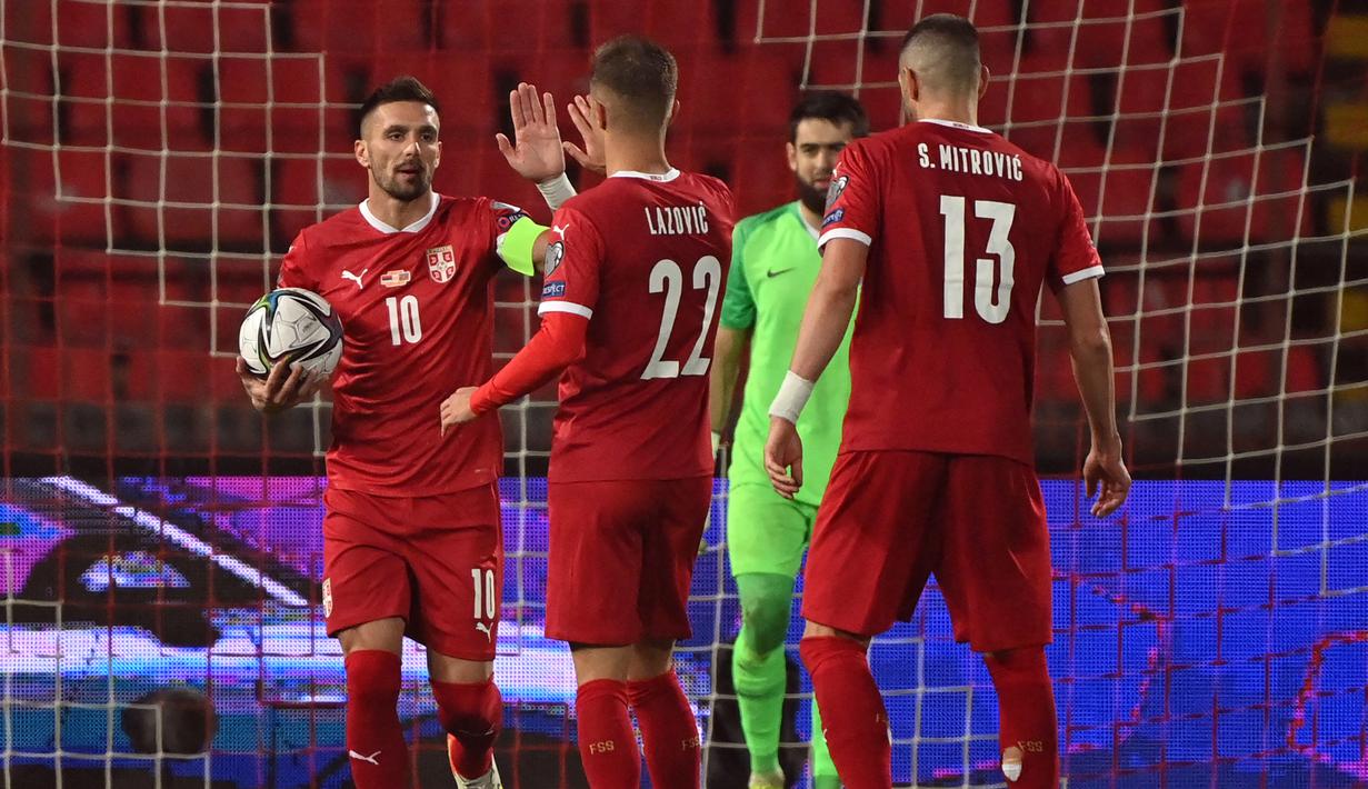 Serbia. Negara yang sebelumnya bernama Yugoslavia ini hingga kini tercatat telah tampil dalam 13 edisi Piala Dunia, termasuk di Piala Dunia Qatar 2022, sembilan di antaranya saat masih menyandang nama Yugoslavia. Pada edisi 2006 mereka sempat pula menyandang nama Serbia Montenegro. Pencapaian terbaik Serbia hanyalah dua kali menjadi peringat keempat pada edisi 1930 dan 1962. (AFP/Andrej Isakovic)