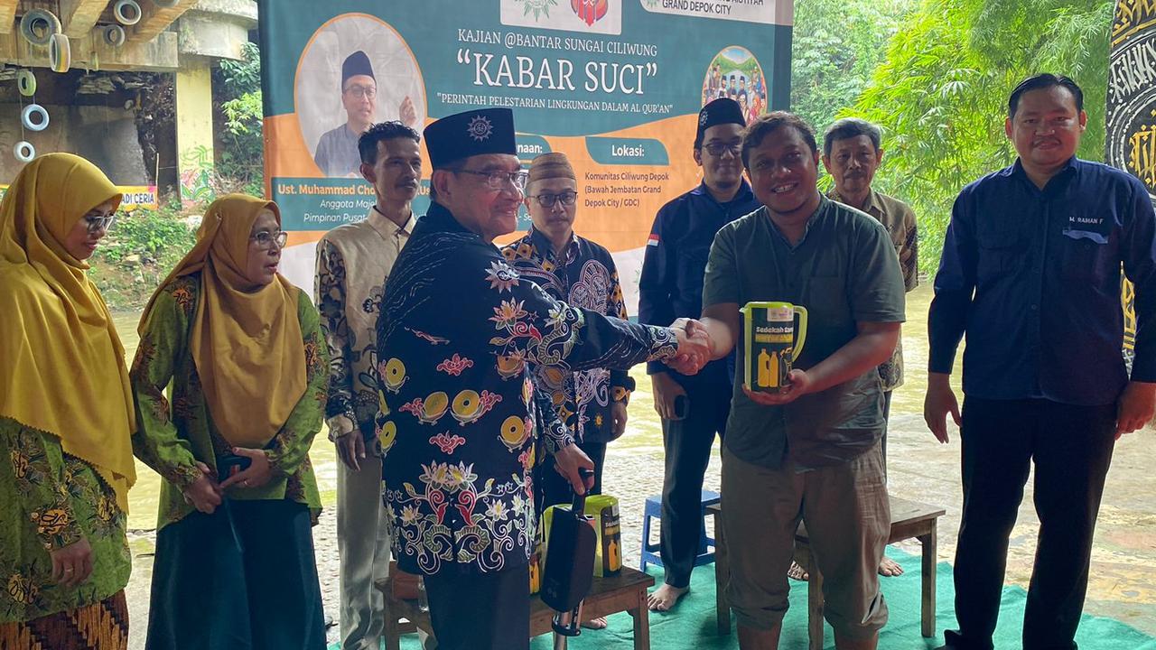 Peringati Milad ke-112, Muhammadiyah Gelar Pengajian di Kolong Jembatan Sungai Ciliwung Depok