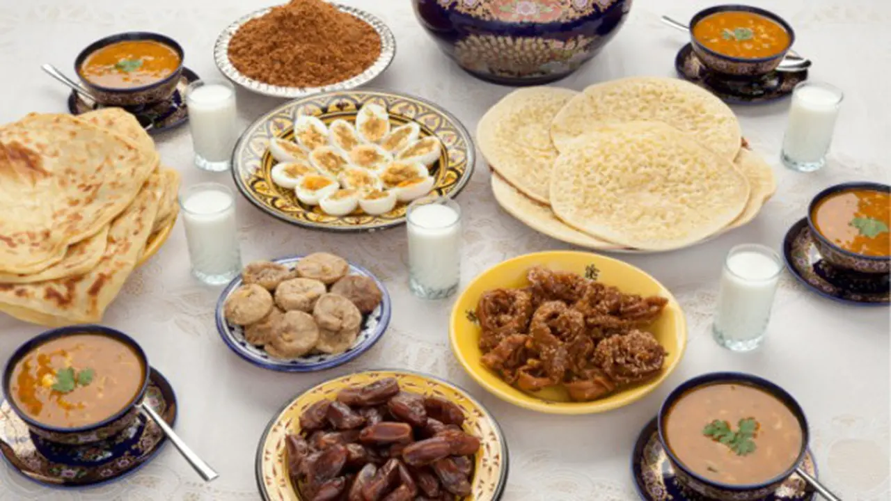 Aturan Tak Tertulis Makan Saat Berbuka