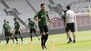 Pemain Timnas Indonesia, Dendi Santoso, saat latihan jelang laga Kualifikasi Piala Dunia 2022 di SUGBK, Jakarta, Rabu (2/10). Indonesia akan berhadapan dengan Uni Emirat Arab. (Bola.com/M Iqbal Ichsan)