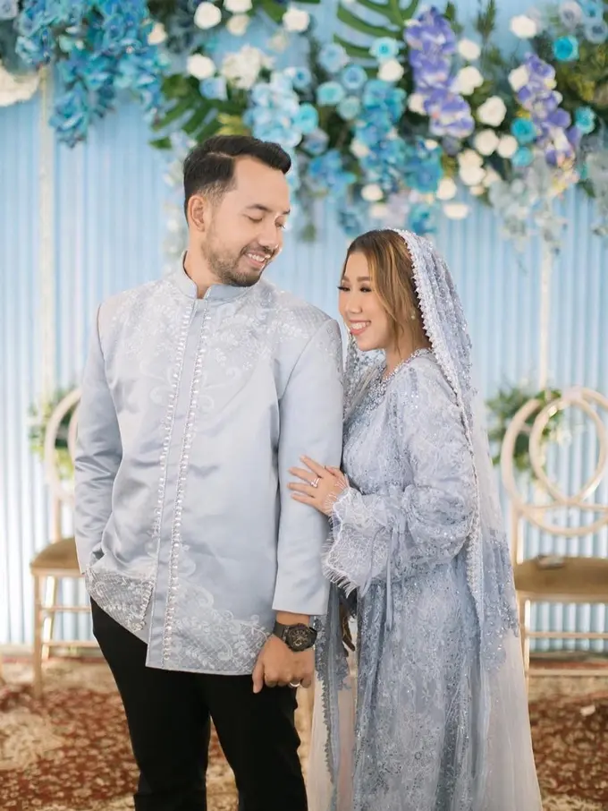 Pesona Syahdu Kiky Saputri Berbalut Abaya Berpayet di Momen Pengajian Jelang Pernikahan