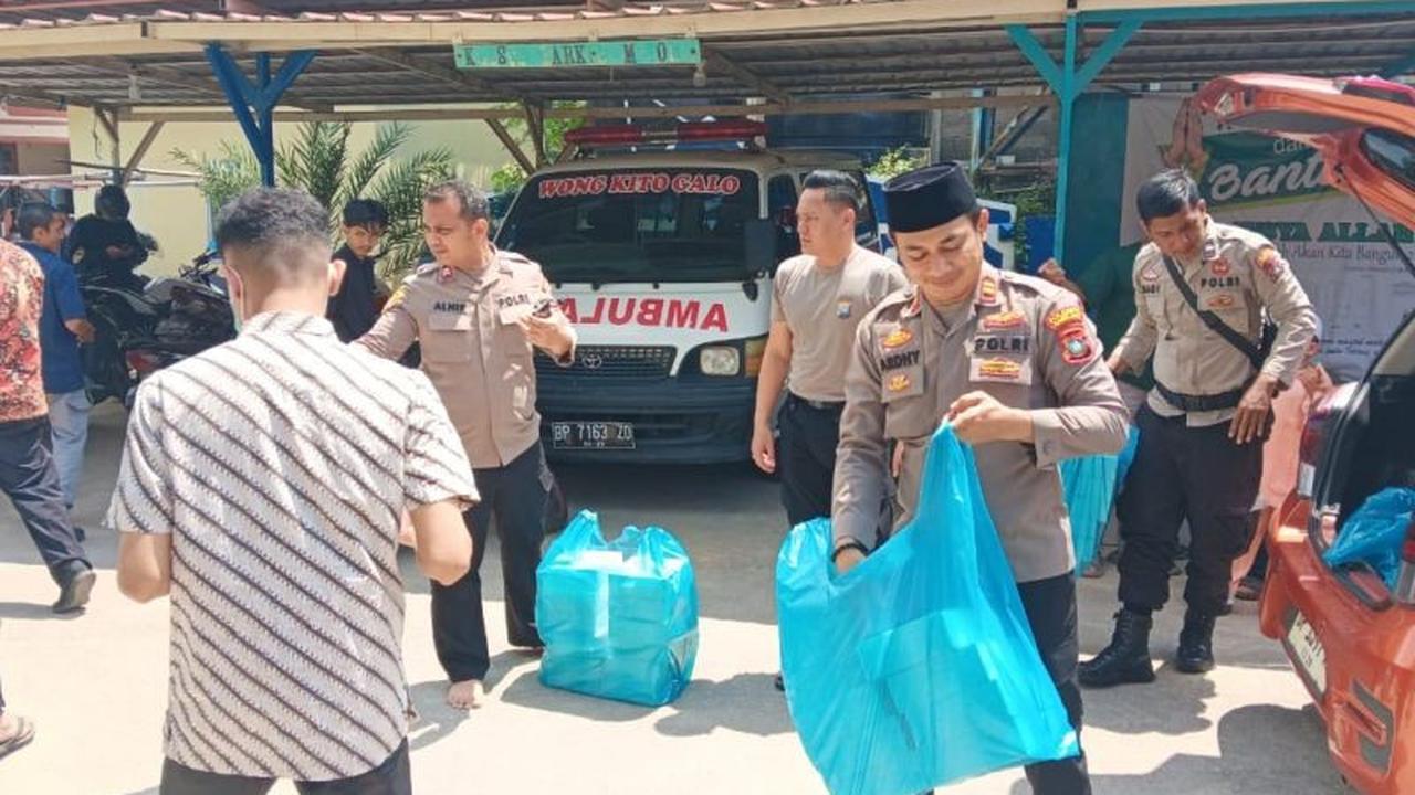 Ratusan Nasi Kotak dan Sembako Dibagikan, Intip Aksi Jumat Berkah Polda Kepri di Berbagai Wilayah