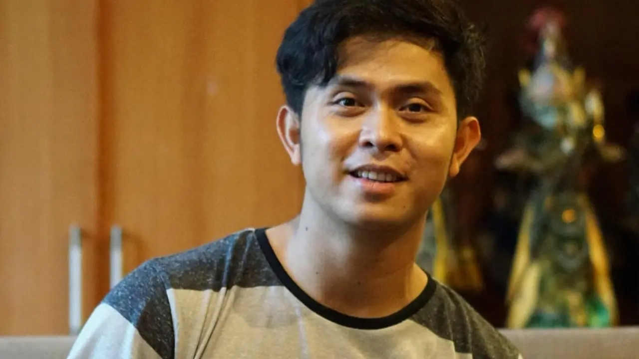Kedekatan Cakra Khan dengan Satwa