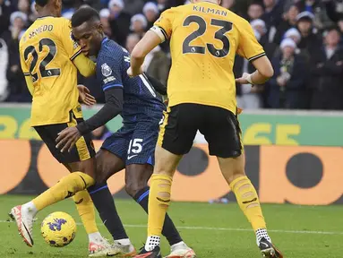 Nicolas Jackson bisa dibilang menjadi pemain dengan performa paling jeblok di laga melawan Wolverhampton Wanderers. Kartu kuning karena protes melengkapi malam buruknya. (AP Photo/Rui Vieira)
