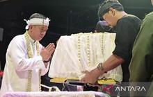 Mahkota Binokasih: Simbol Kasih Sayang Pemimpin dan Rakyat Menurut Bupati Karawang