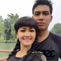 Foto kemesraan Julia Perez dengan Mumu. (via Twitter.com)
