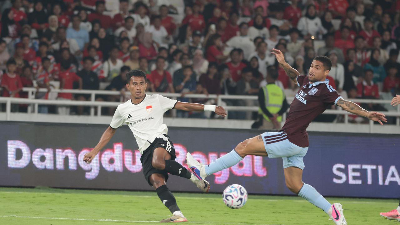Aston Villa Tundukkan Indonesia All Stars