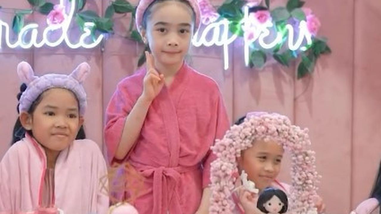 Ulang Tahun Raqeema Anak Nabila Syakieb, Konsepnya Beda dari yang Lain - bak Main Salon-Salonan Full Treatment