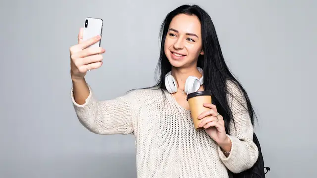 Cara Tampil Lebih Percaya Diri di Depan Kamera, Yuk Coba! - 5