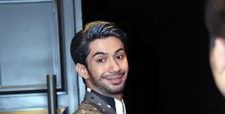 Dalam film My Stupid Boss, Reza Rahadian berpenampilan super gemuk dan botak. Untuk penampilan baru dalam filmnya tersebut, Reza harus menambah berat badannya. (Nurwahyunan/Bintang.com)