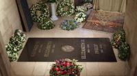 Istana Buckingham Rilis Foto Perdana Makam Ratu Elizabeth II, Ada Nama Pangeran Philip.&nbsp; foto; Twitter&nbsp;@RoyalFamily