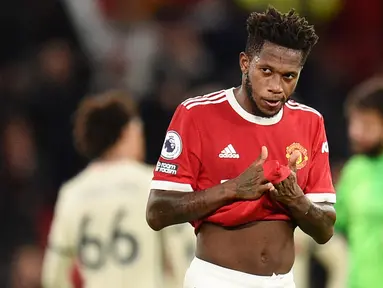 Fred - Gelandang kesayangan Ole Gunnar Solskjaer di Manchester United ini belum mampu memberikan performa terbaik di atas lapangan. Pemain asal Brasil tersebut sering melakukan blunder dan gagal menjadi pemutus serangan-serangan yang dilancarkan pemain lawan. (AFP/Oli Scarff)