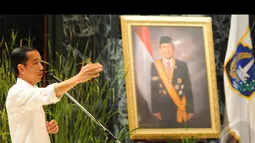 Jokowi mengaku kagum dengan para pemuda yang tergabung dalam Paskibraka, Jakarta, Rabu (20/8/2014) (Liputan6.com/Andrian M Tunay)