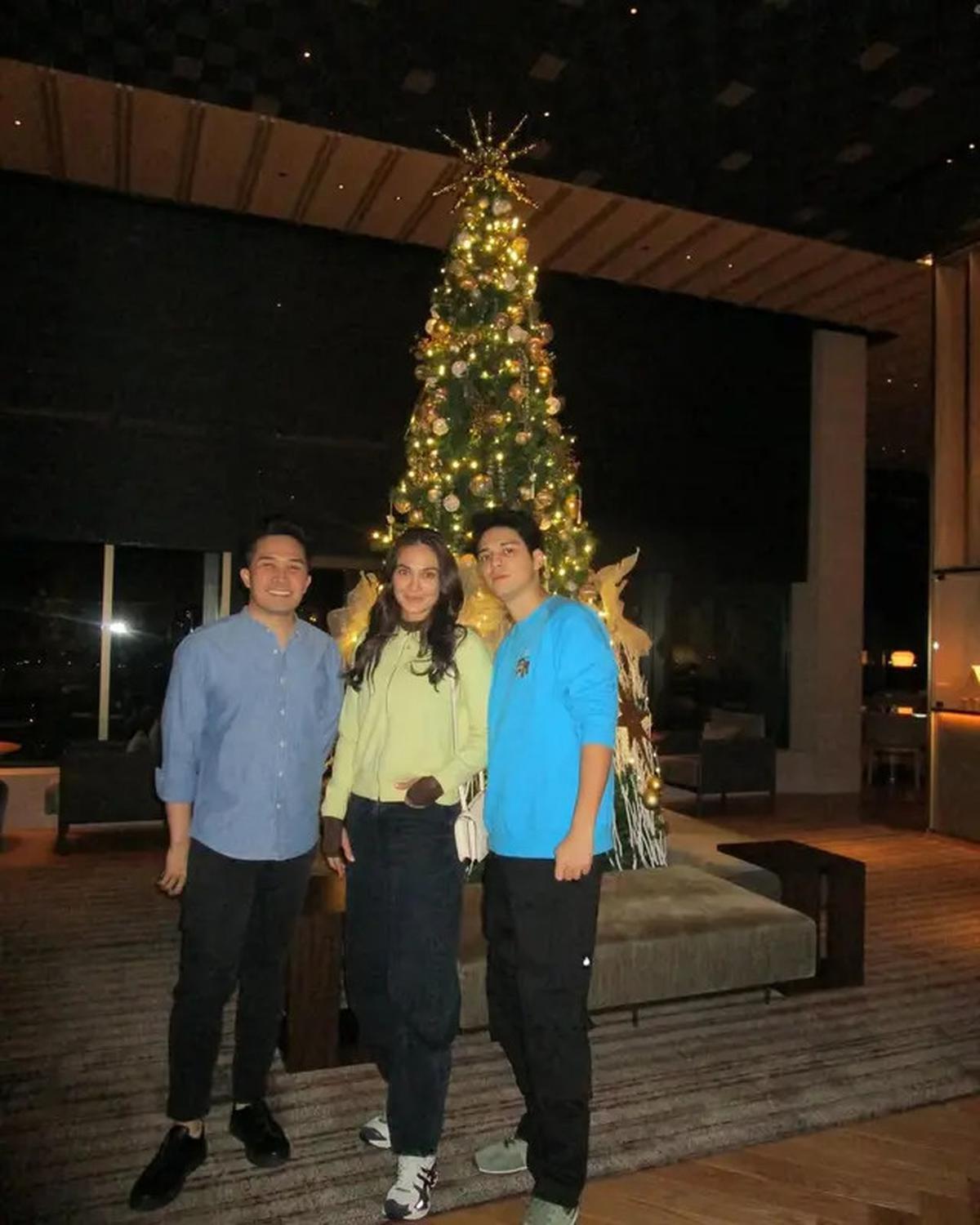 7 Potret Luna Maya dan Maxime Sambut Natal, Liburan di Hotel Mewah Jepang