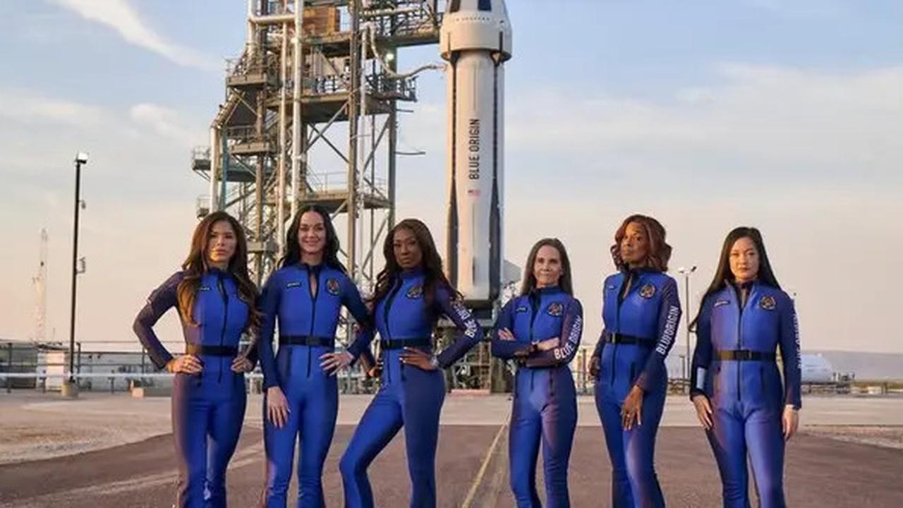 Tak Hanya Tahan Api, Baju Astronot Katy Perry dan 5 Perempuan Lainnya Stylish hingga Bikin Tampil Stunning Bak Model