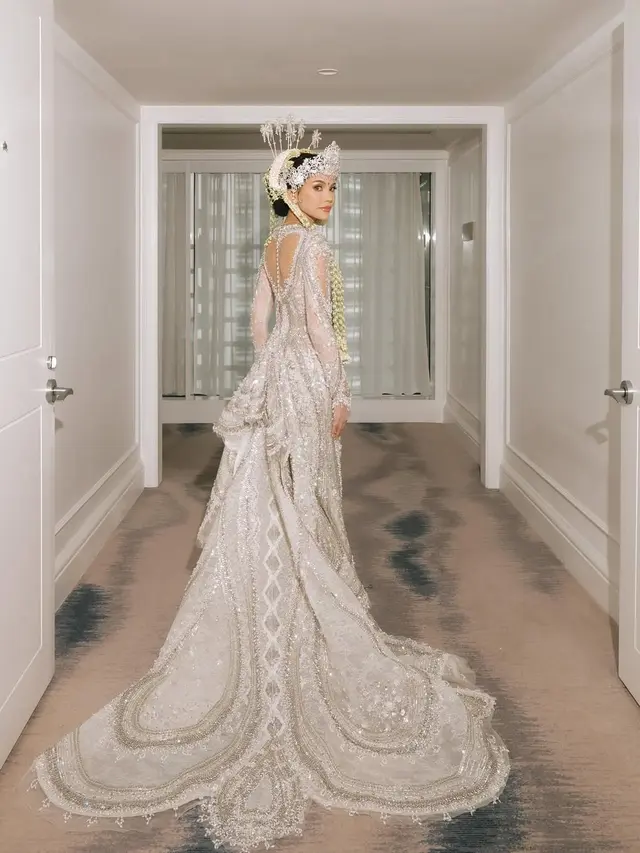 Di Balik Kebaya Mewah Alyssa Daguise di Momen Akad Nikah, Jadi Kebaya Pengantin Pertama Karya Tex Saverio.