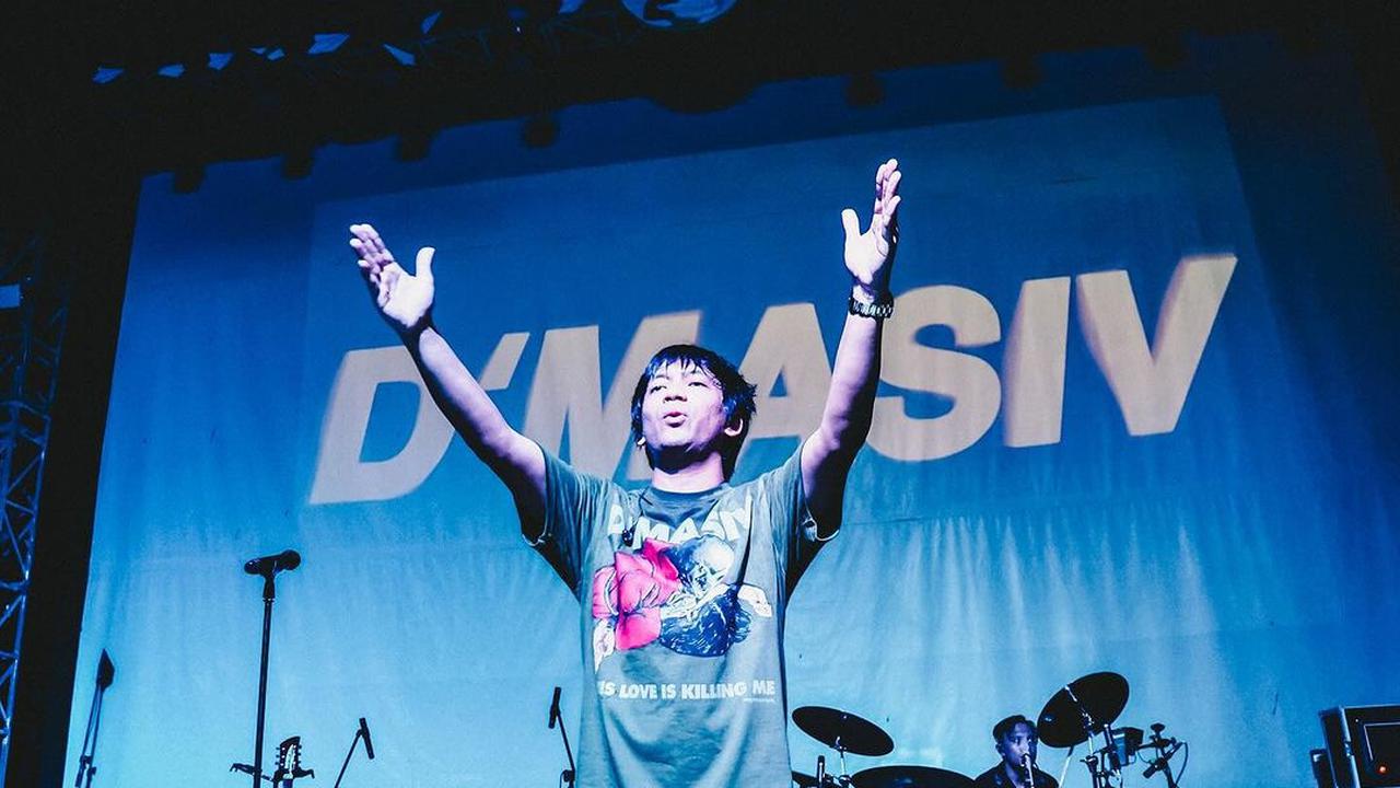 Rian D'Masiv Temukan Kaos Langka Dewa 19, Harga Rp58 Juta jadi Sorotan