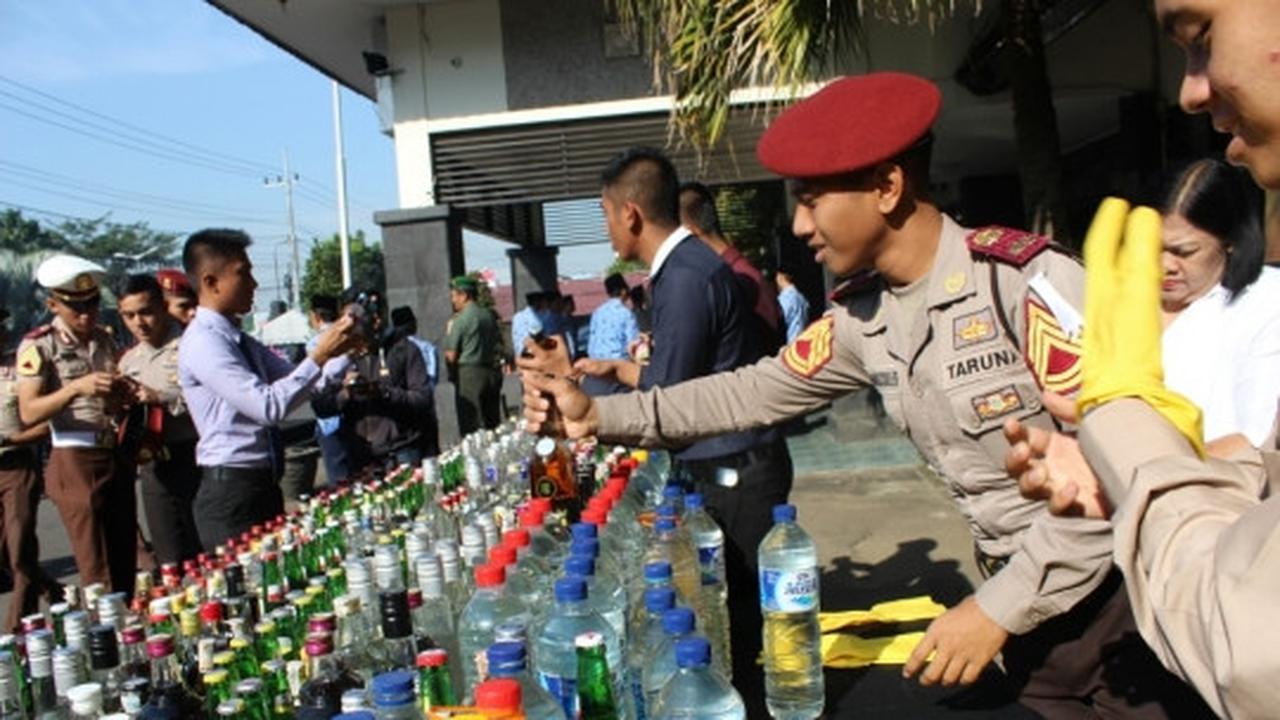Polres Malang Kota sita 2.778 botol miras jelang Ramadan