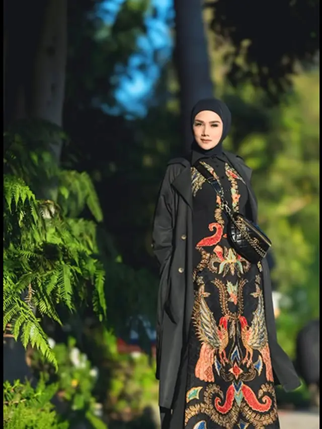 Model Blazer Mulan Jameela (Instagram/@mulanjameela01)