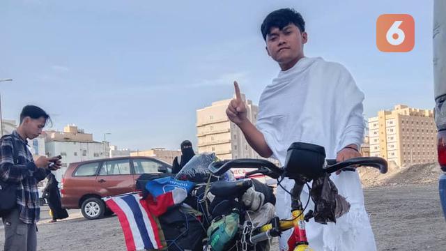 Gowes 6 Bulan Pesepeda Asal Indonesia Injakkan Kaki di Tanah Suci