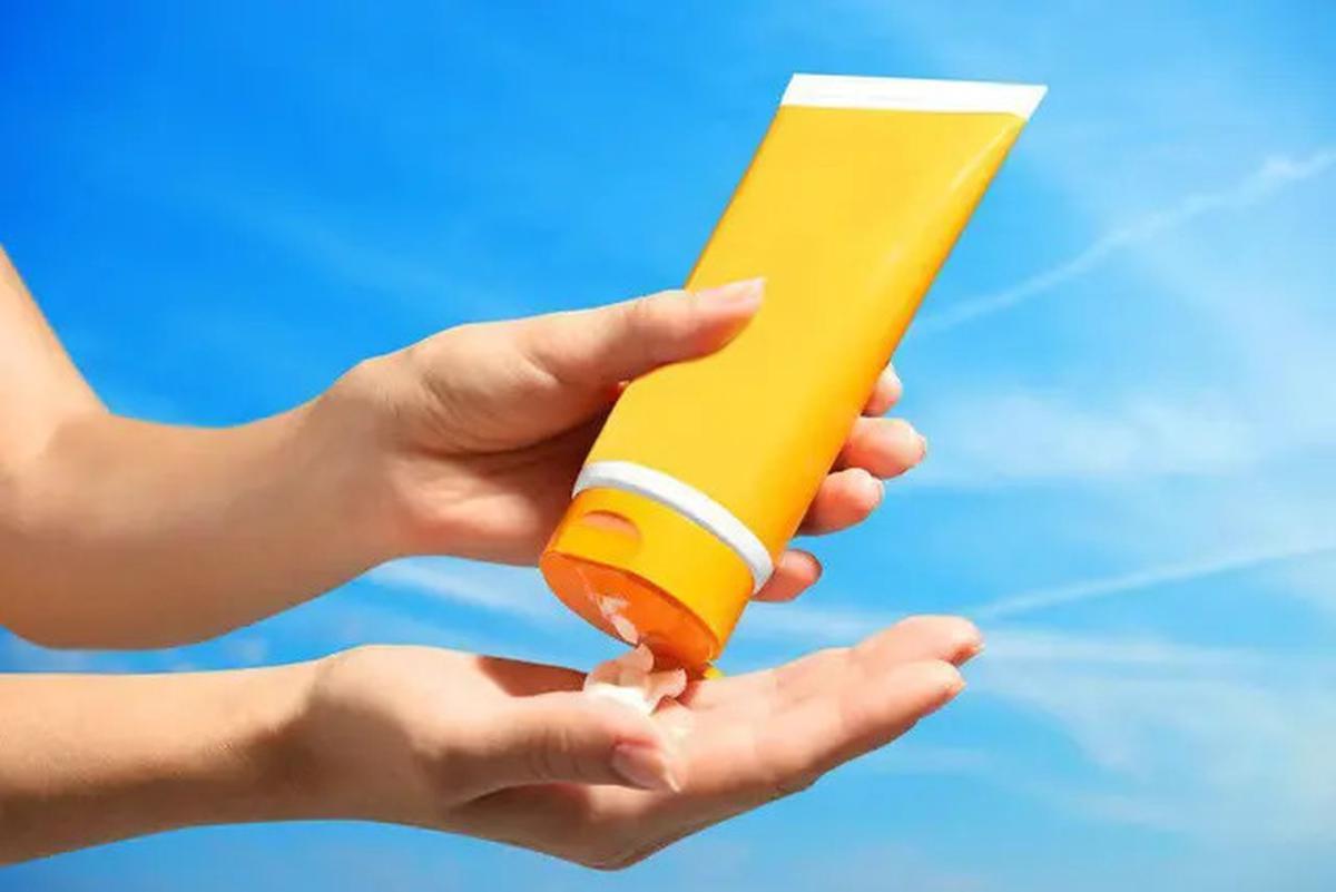 8 Kandungan Kosmetik yang Bahaya Buat Kulit, Awas Jangan Sembarang Pakai