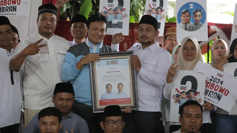 Barisan Santri Muda untuk Prabowo-Gibran mendeklarasikan dukungan untuk paslon nomor urut 02 di Pilpres 2024. Deklarasi dilakukan di rumah Prabowo, Jalan Kertanegara IV, Kebayoran Baru, Jakarta Selatan, Sabtu (27/1/2024) (Istimewa)
