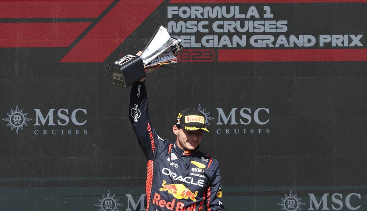 Pembalap Red Bull Racing, Max Verstappen, melakukan selebrasi setelah memenangkan balapan seri ke-12 Formula 1 GP Belgia 2023 di Sirkuit Spa-Francorchamps, Stavelot, Belgia, Minggu (30/7/2023). (AP Photo/Geert Vanden Wijngaert)