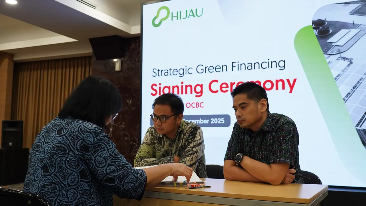 OCBC memberikan pembiayaan berkelanjutan project financing kepada PT Investasi Hijau Selaras. (Dok OCBC)