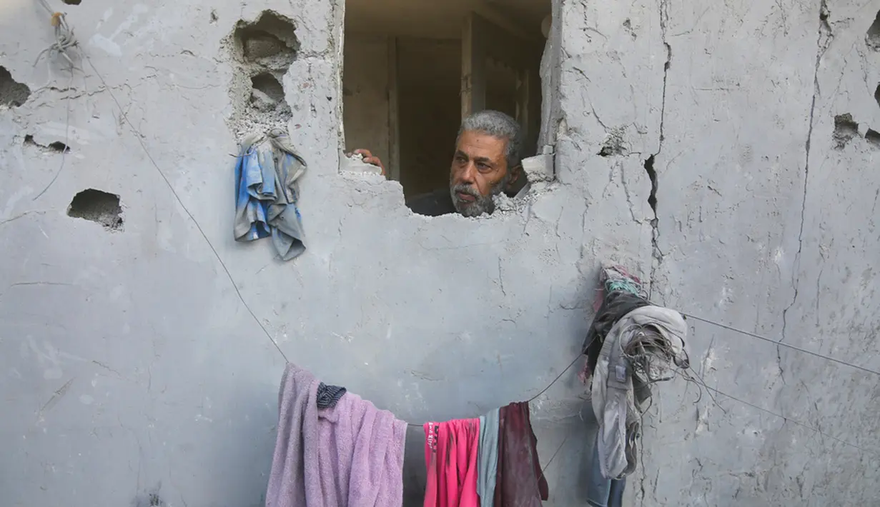 Bahkan, Sekretaris Jenderal PBB António Guterres menyebut Jalur Gaza sebagai ”neraka dunia”. (AP Photo/Hatem Ali, File)