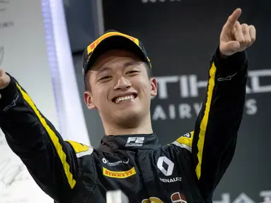 Pembalap muda potensial, Guanyu Zhou, akan mencetak sejarah sebagai pebalap China pertama yang akan berlaga di F1. (AFP/STR)