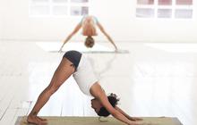 Yoga Pagi vs Yoga Sore: Waktu Terbaik untuk Berlatih dan Manfaatnya untuk Tubuh Anda