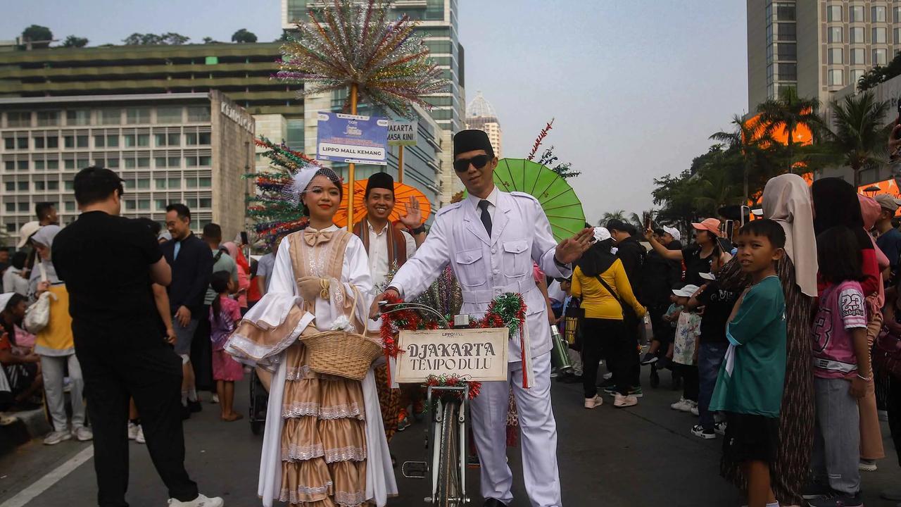 FOTO: Pawai Budaya Betawi Semarakkan HUT ke 499 Jakarta di Bundaran HI