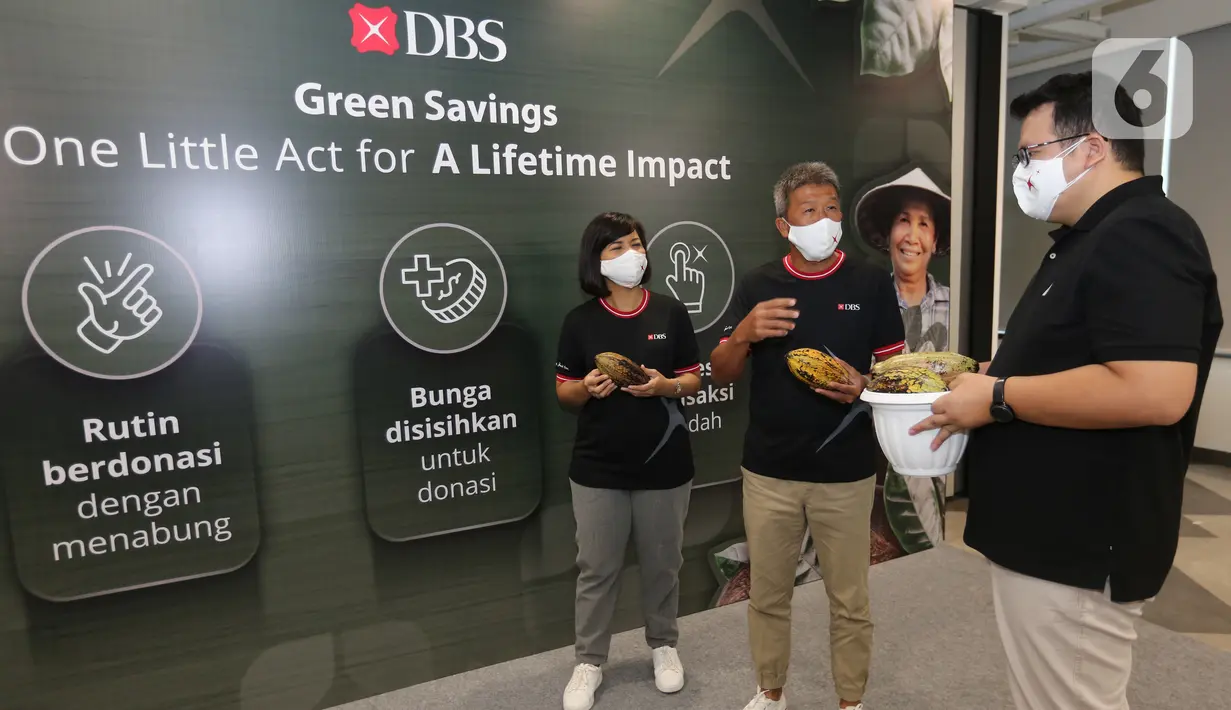 Green Savings memungkinkan nasabah menabung sambil berdonasi ke Krakakoa melalui penyisihan langsung sebagian bunga tabungan nasabah. Seluruh donasi yang terkumpul akan disalurkan untuk mendukung modal usaha dalam bentuk pupuk dan bibit serta pelatihan 1.000 petani kakao. (Liputan6.com/DBS)
