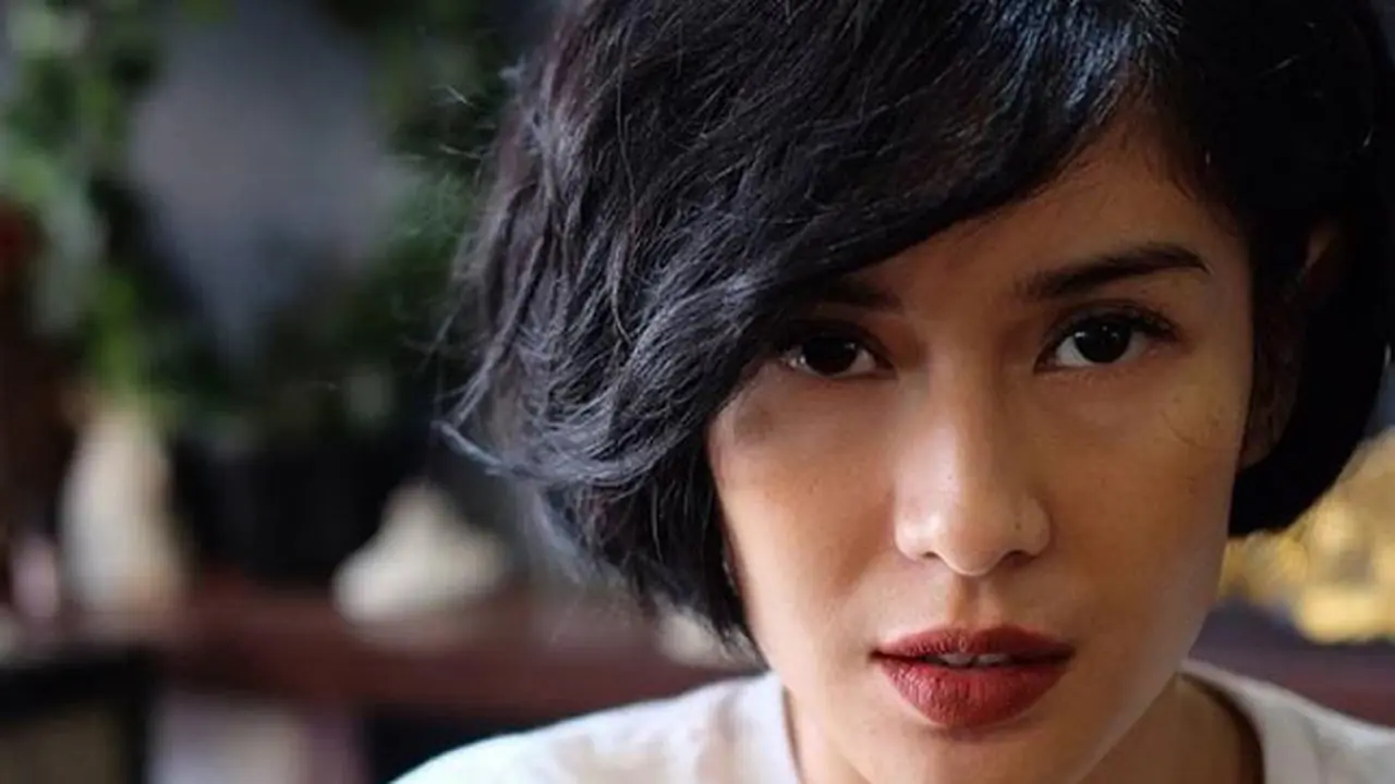 Gaya Rambut Bob 90-an Ala Dian Sastro