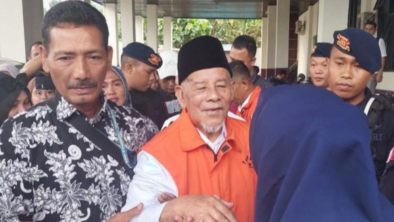 Mantan Gubernur Malut Abdul Gani Kasuba Kritis, Kini Dirawat di RSUD Ternate
