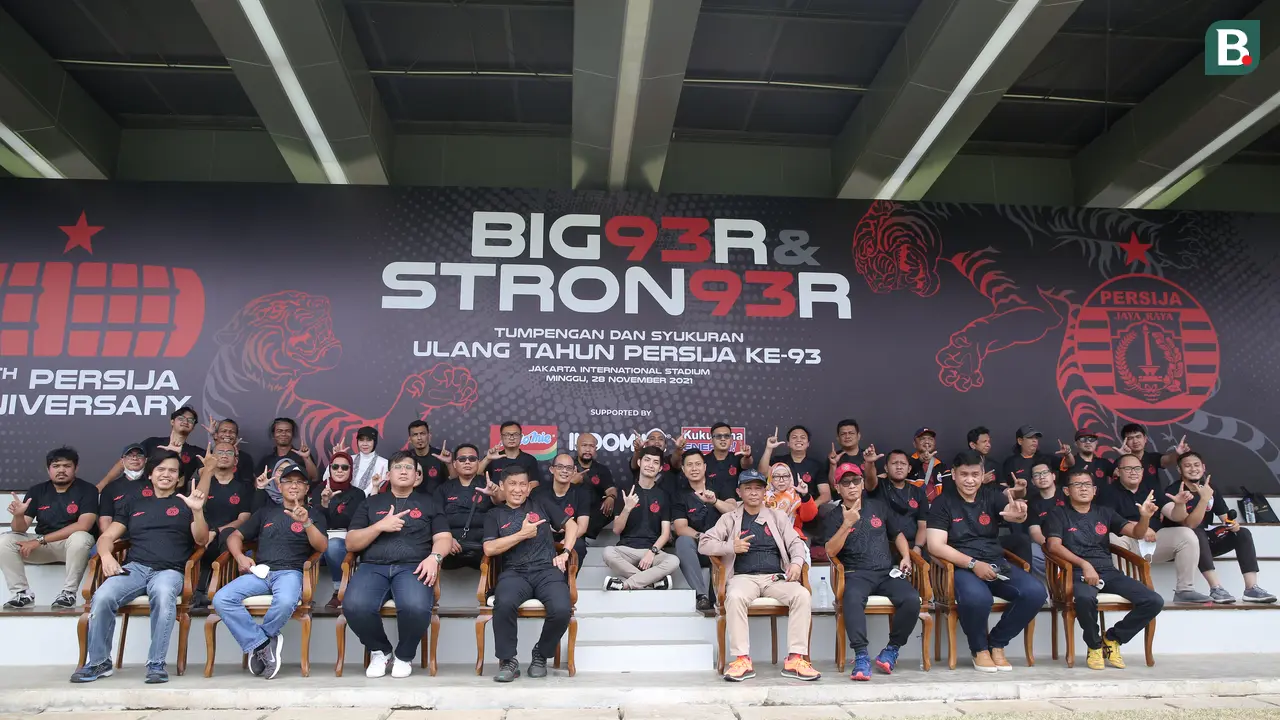 Tumpengan dan syukuran HUT ke-93 Persija Jakarta di Jakarta International Stadium (JIS), Tanjung Priok, Jakarta.