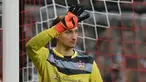 Przemyslaw Tyton kiper Vfb Stuttgart menyelamatkan gawangnya dengan reflek yang luar biasa, bola hasil sepakan Pablo De Blasis, pemain Mainz mampu ditepis dan mengimbangi Mainz di kandangnya. Video ini diunduh dari channel youtube Bundesliga.
