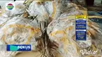 Petugas gabungan yang mengetahui upaya penerbangan balon udara raksasa di area persawahan Kecamatan Balong, Kabupaten Ponorogo, Jawa Timur, pada Sabtu pagi (15/5) langsung berupaya memadamkan api di tungku pengasapan yang menyala.
