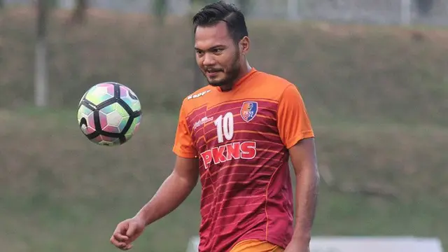 Aksi Safee Sali ketika masih bermain untuk PKNS (c) Offisial X Safee Sali/@SafeeSali_10