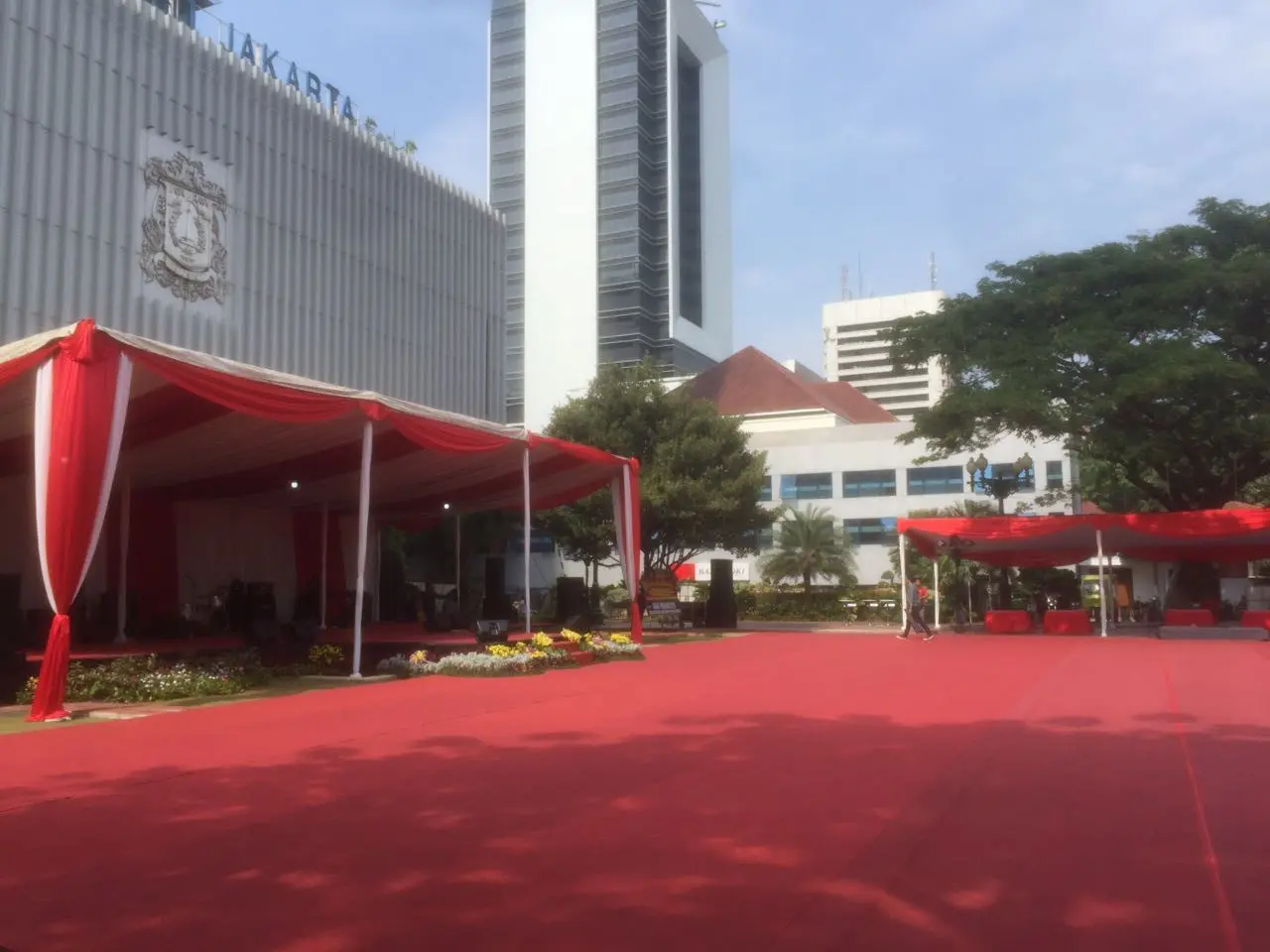 Suasana Balai Kota DKI Jakarta jelang pelantikan Anies - Sandi. (Liputan6.com/Delvira Chaerani Hutabarat)