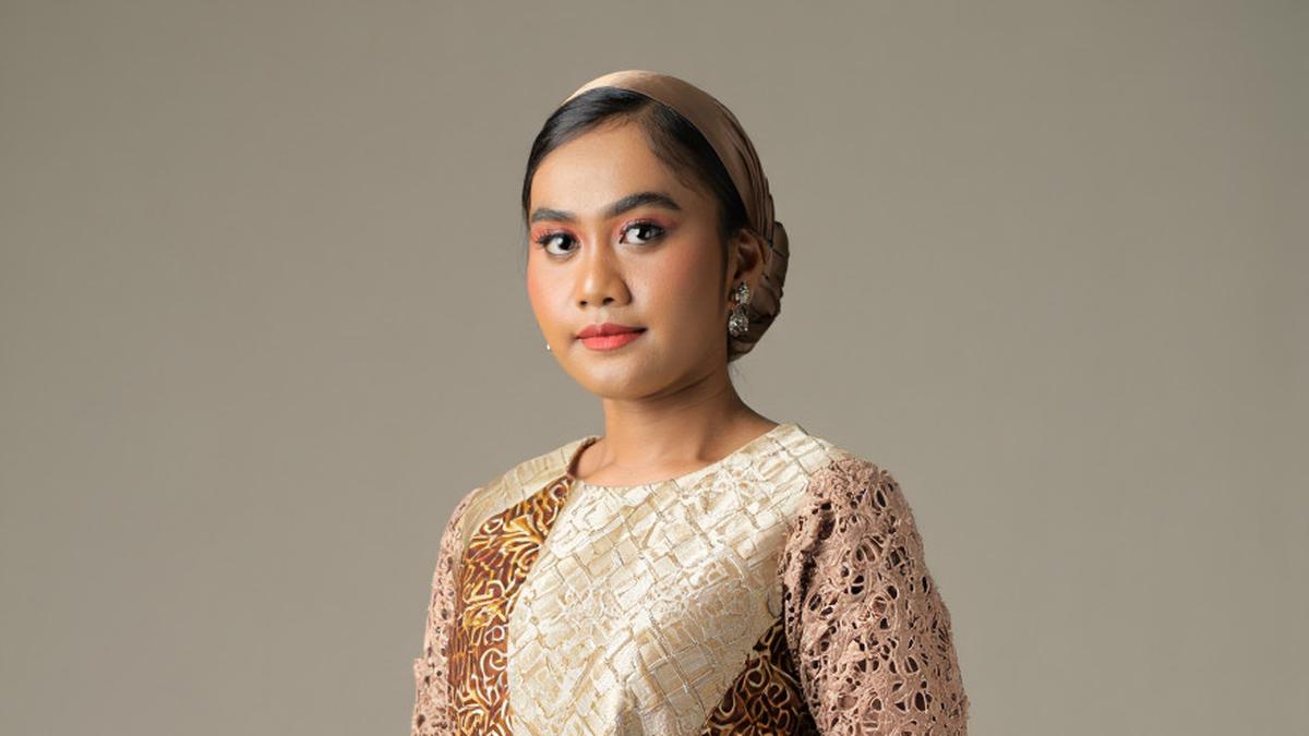 Tips Fashion: 8 Cara Memilih Dress Batik untuk Orang Gemuk Sekaligus Pendek, Biar Terlihat Jenjang