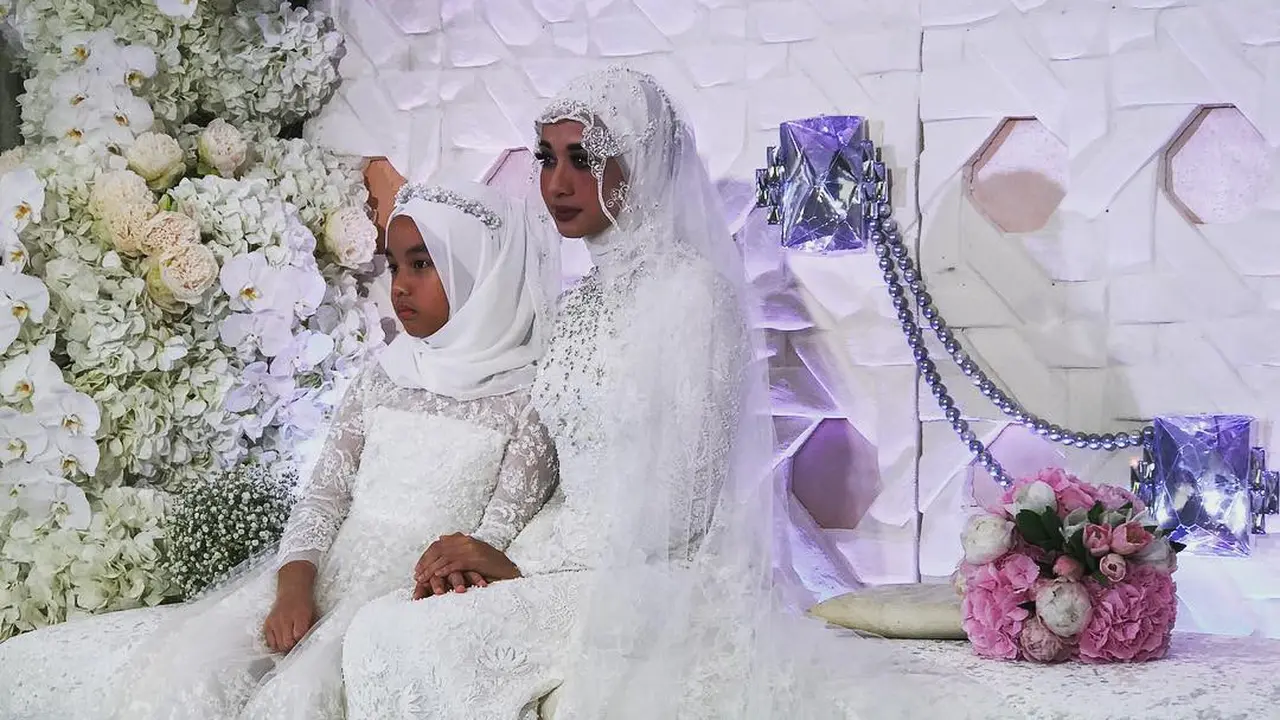 [Bintang] Laudya Cynthia Bella 