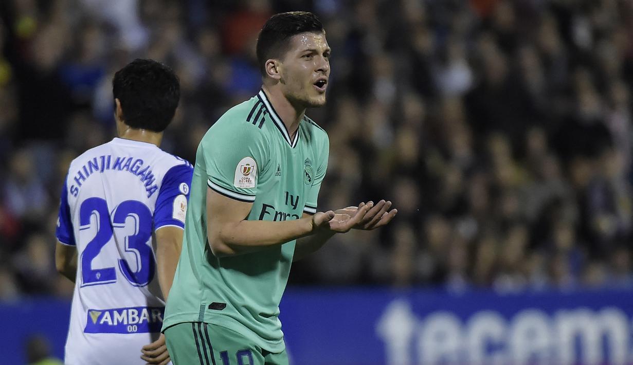 Luka Jovic. Pemain asal Serbia ini didatangkan dari Eintracht Frankfurt pada awal musim 2019/2020 usai tampil tajam dengan torehan 36 gol dalam 2 musim. Hingga kini ia belum tampil maksimal bersama Real Madrid dengan hanya mencetak 2 gol dari 40 laga. (AFP/Jose Jordan)
